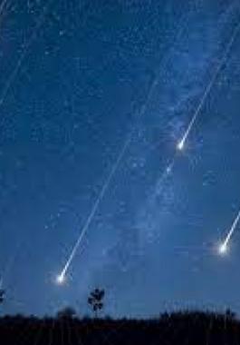 بالفيديو: التقاط مشهد رائع لنيزك يدخل الغلاف الجوي الأرضي بوميض أخضر ساطع