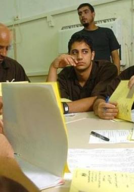 تعليم الاسرى