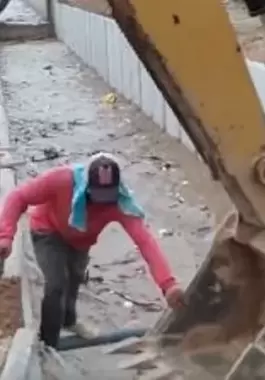 فيديو بطولي يشعل الإنترنت.. إنقاذ كلب بطريقة خيالية