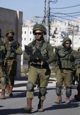 الكشف عن مقتل جندي من 