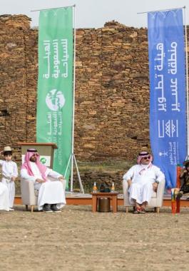 مذكرة تفاهم بين هيئة تطوير منطقة عسير والهيئة السعودية للسياحة لتطوير الخدمات 