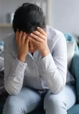 كيف يؤثر الحزن على الشخص وما هي الأعراض الجسدية؟