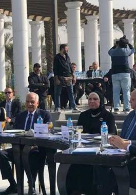 نيفين جامع