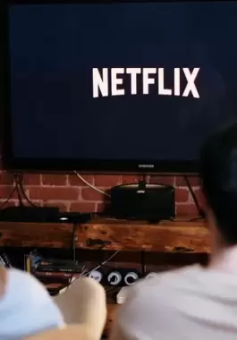 من بينها مشاهدة نتفليكس.. 5 وظائف من المنزل تحسّن دخلك