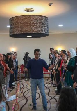 فلسطينيات تعقد جلسة تفريغ نفسي للصحافيين في رام الله