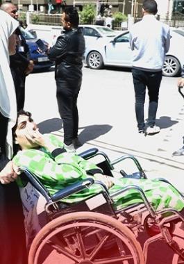 وقفة غاضبة لمستفيدي الشؤون الاجتماعية رفضاً لتأخر صرف مخصصاتهم المالية