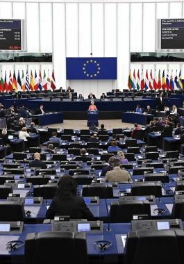 الاتحاد الأوروبي سيقدم إصلاحه لقواعد إنقاذ المصارف المتعثرة.jpg