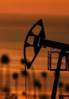 النفط يسجل مكاسب أسبوعية بدعم من زيادة الطلب الصيني