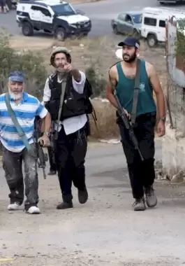 مستعمرون يحرقون 