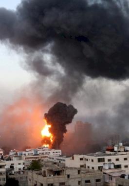 قصف-إسرائيلي-على-قطاع-غزة-e1620981684700-1659892019.jpg