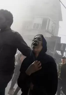 استشهاد أم واثنين من أبنائها بقصف مخيم البريج