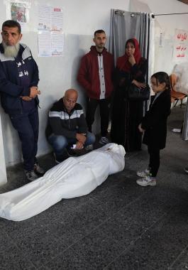 AA-20241121-36252701-36252695-BODIES_WRAPPED_IN_SHROUDS_BROUGHT_TO_ALAHLI_BAPTIST_HOSPITAL_AFTER_ISRAELI_ATTACK_ON_GAZAS_SHEIKH_RADWAN_NEIGHBORHOOD.jpg-3c3b5e86-5fb1-4af8-b99b-602a741ce23f.jpg