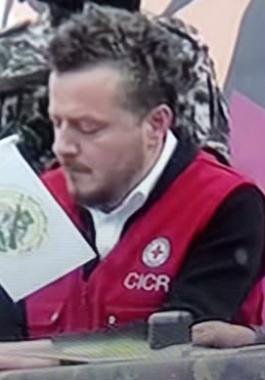 صور: كتائب القسام تسلم الدفعة الخامسة من المحتجزين الإسرائيليين بغزة