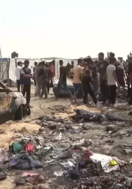 شهداء إثر قصف إسرائيلي لخيمة تؤوي نازحين