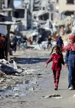 غارات جوية وقصف مدفعي وعشرات الشهداء في اليوم الـ57 لوقف الحرب بغزة