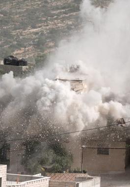 AA-20250409-37575238-37575227-ISRAELI_ARMY_DEMOLISHES_A_HOUSE_WITH_EXPLOSIVES_IN_WEST_BANK.jpg-f68d78e4-edda-48ee-8554-6370303726dd.jpg