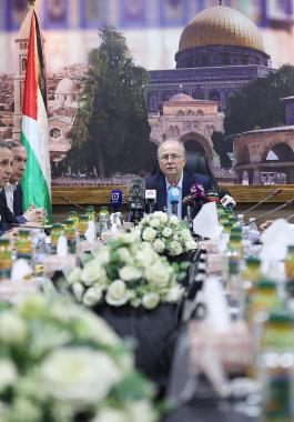 رئيس الوزراء خلال الجلسة الأسبوعية اليوم في طولكرم