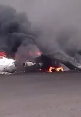 قصف مطار صنعاء