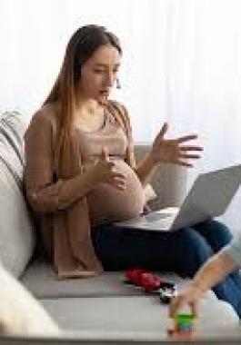 الحياة العملية والأمومة