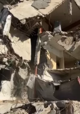 انهيار مبني في قطاع غزة