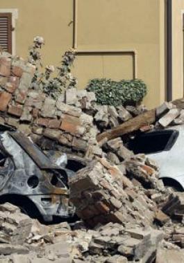 مصرع أكثر من 70 ايطاليا في هزة أرضية ضربت البلاد