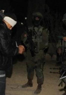 الاحتلال يعتقل فلسطينيين في الضفة الغربية