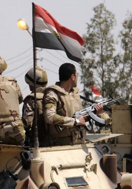 مقتل 26 مسلحًا وإصابة آخرين إثر اشتباكات مع الجيش المصري بسيناء.jpg