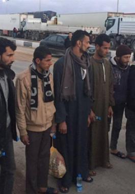 الجيش المصري يعلن عن تحرير 13 مصرياً مختطفين بليبيا