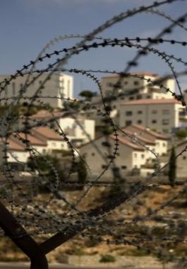 بريطانيا: استمرار الاستيطان يشكل عقبة أمام حل الدولتين