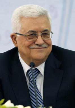 الرئيس فلسطين فخورة بأبنائها وهم يتقدمون في كافة الميادين.jpg