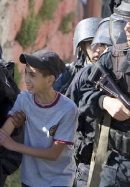 اسرى اطفال.jpg