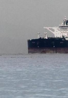 ناقلة نفط ايرانية قبالة السواحل السنغافورية