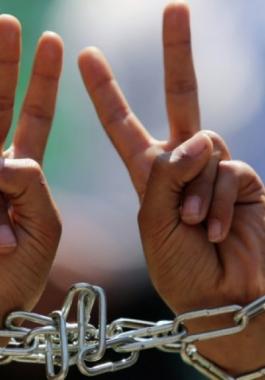 تقرير يرصد عدد المعتقلين الإداريين خلال يناير