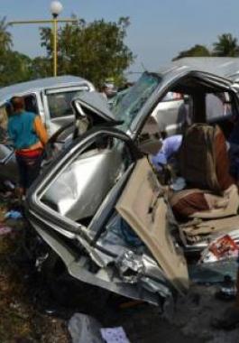 مصرع 13 سائحاً ماليزياً  فى حادث سير مرورى بتايلاند  