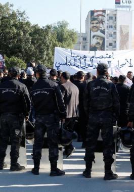 برلمان تونس يصدق على ميزانية 