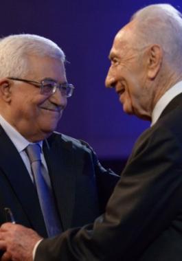 الرئيس محمود عباس وشمعون بيرس