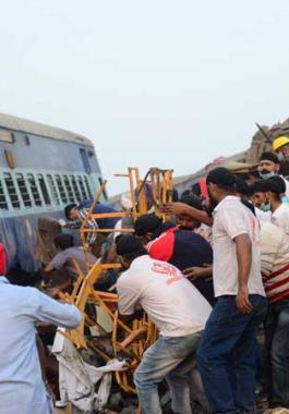 إصابة 43 شخصاً  إثر خروج قطار عن القضبان في الهند