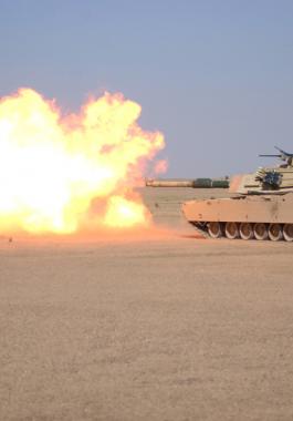 M1A1_firing_main_gun_3