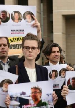 اعتقال صحفي