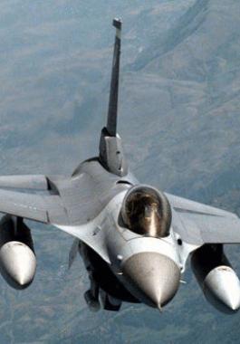 طاءرة f16