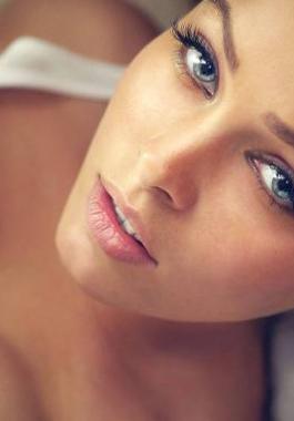 24-blue-eyes-girls-images-hot_104273_large