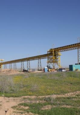الاحتلال يعلن البدء بإنشاء جسر حديدي لفحص البضائع عبر أبو سالم