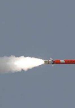 باكستان تطلق أول صاروخ برمائي بقدرات نووية