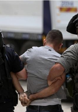 اعتقال شاب على حاجز عسكري