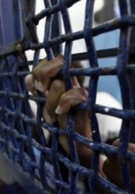 4 أسرى يدخلون أعواماً جديدة في سجون الاحتلال