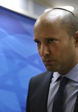 وزير إسرائيلي: الرئيس عباس يلفظ أنفاسه الأخيرة