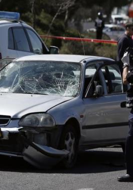 فلسطيني يحاول دهس جنود قرب الخليل ويلوذ بالفرار