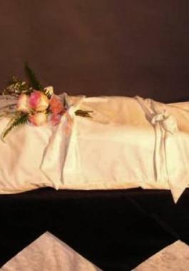 0majalla-coffin-jpg-17551652134291115