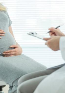 فتاوى سلفية تحرم الكشف الطبى لدى الأطباء المسيحيين.jpg