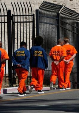 68 قتيلا جراء حريق داخل سجن في فنزويلا.jpg